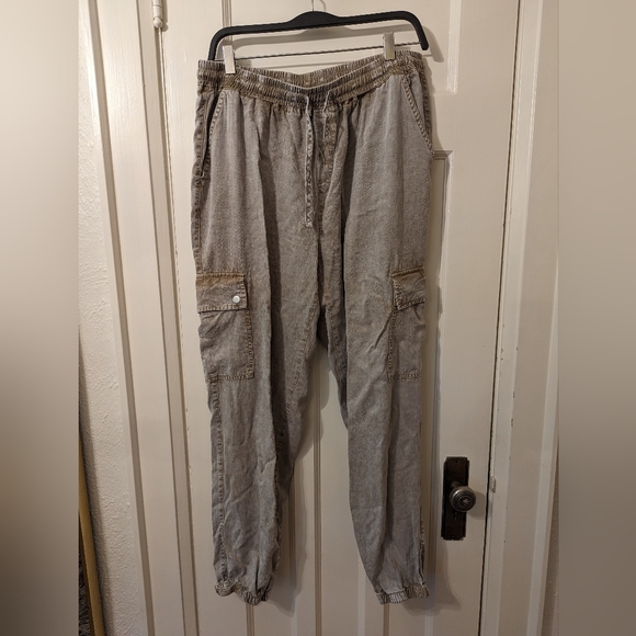 Thread & Supply Cargo Pants - Picture 2 of 4